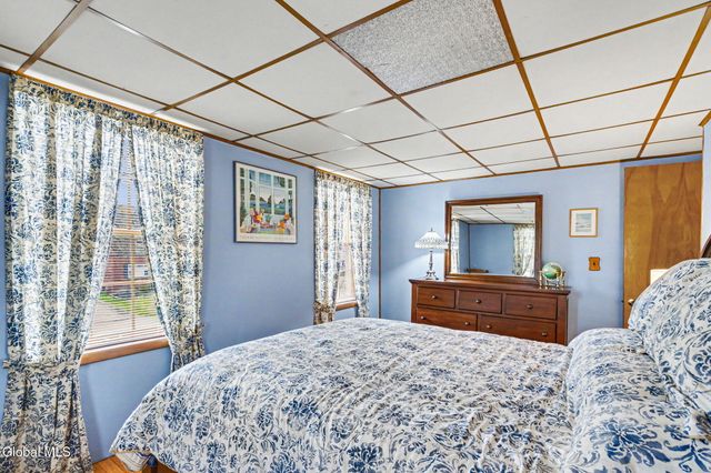 14 Kelton Court, Albany, NY 12209