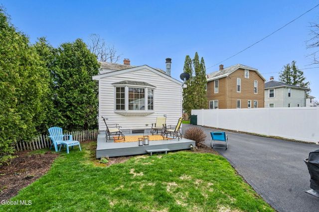 14 Kelton Court, Albany, NY 12209