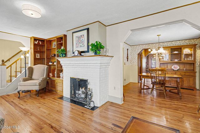 14 Kelton Court, Albany, NY 12209
