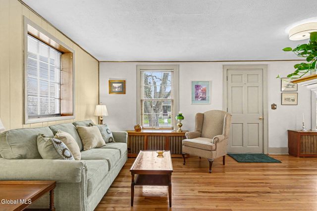 14 Kelton Court, Albany, NY 12209
