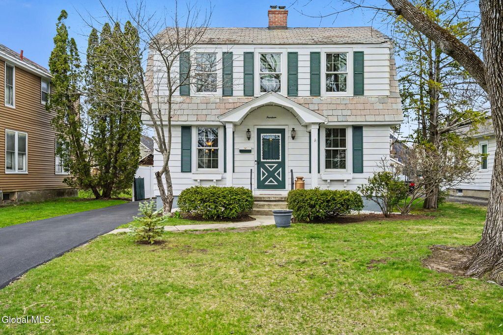 14 Kelton Court, Albany, NY 12209