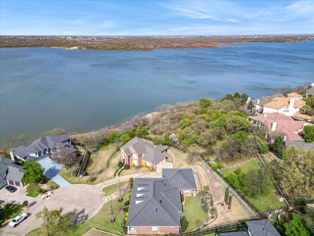 809 Lake Breeze Drive, Highland Village, TX 75077