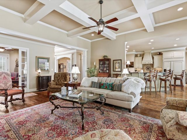 809 Lake Breeze Drive, Highland Village, TX 75077