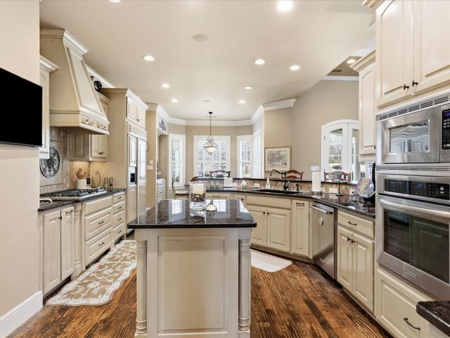 809 Lake Breeze Drive, Highland Village, TX 75077