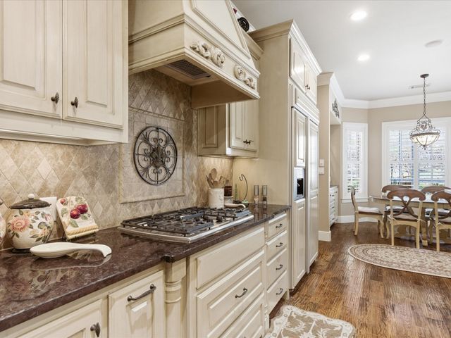 809 Lake Breeze Drive, Highland Village, TX 75077