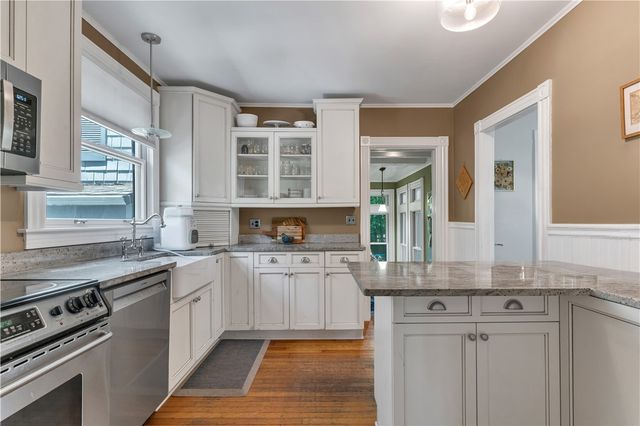 3 Sycamore Street, Newport, RI 02840