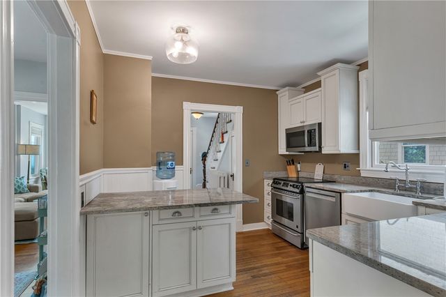 3 Sycamore Street, Newport, RI 02840