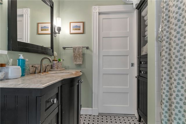 3 Sycamore Street, Newport, RI 02840