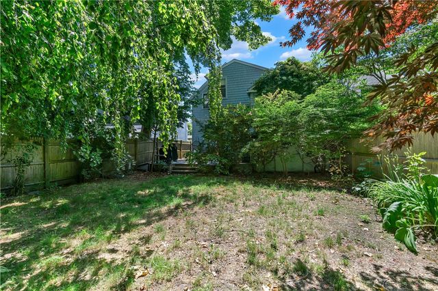 3 Sycamore Street, Newport, RI 02840