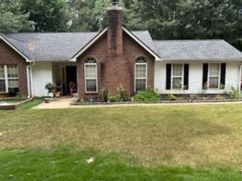 60 Four Oaks Drive, Newnan, GA 30263