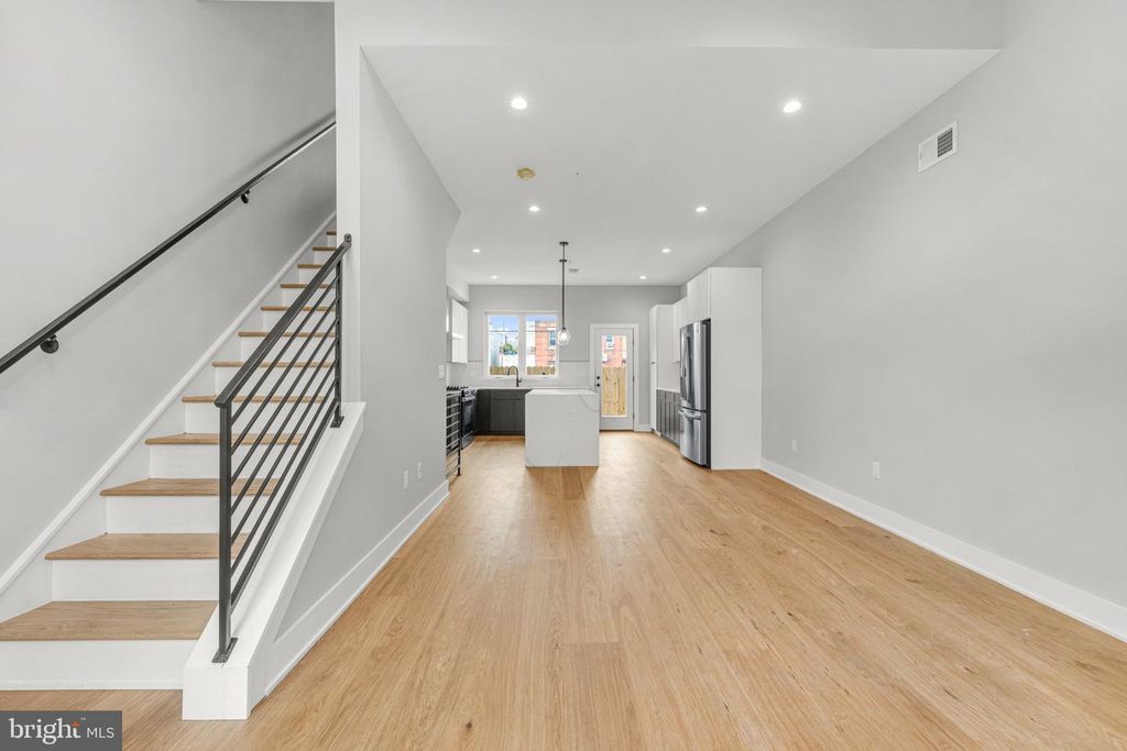 907 EMILY ST, PHILADELPHIA, PA 19148 — photo 3