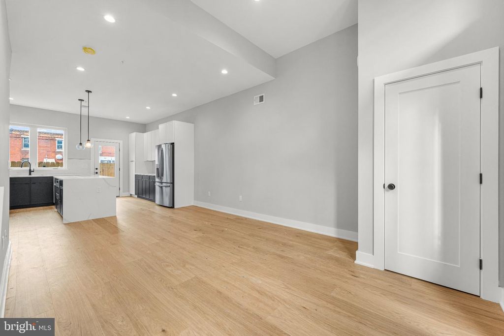 907 EMILY ST, PHILADELPHIA, PA 19148 — photo 4