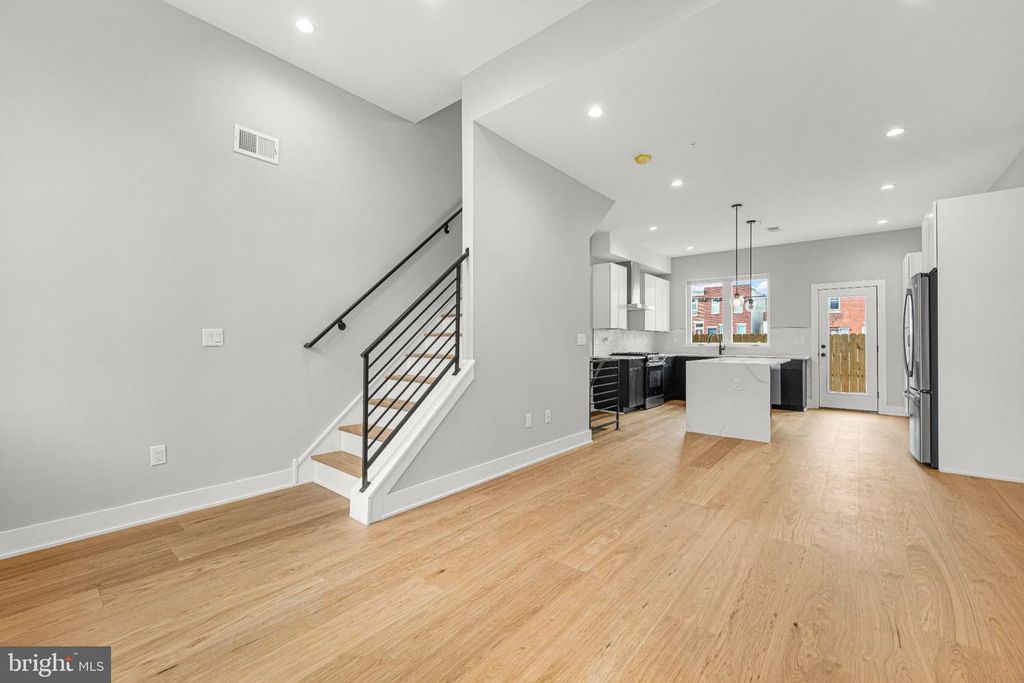 907 EMILY ST, PHILADELPHIA, PA 19148 — photo 5