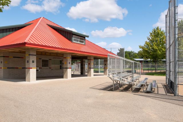 7501 Clinton Avenue, Richfield, MN 55423