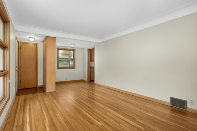 7501 Clinton Avenue, Richfield, MN 55423