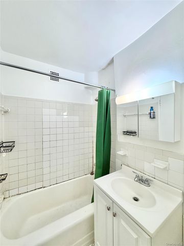 83-25 Vietor Avenue 5C, Elmhurst, NY 11373