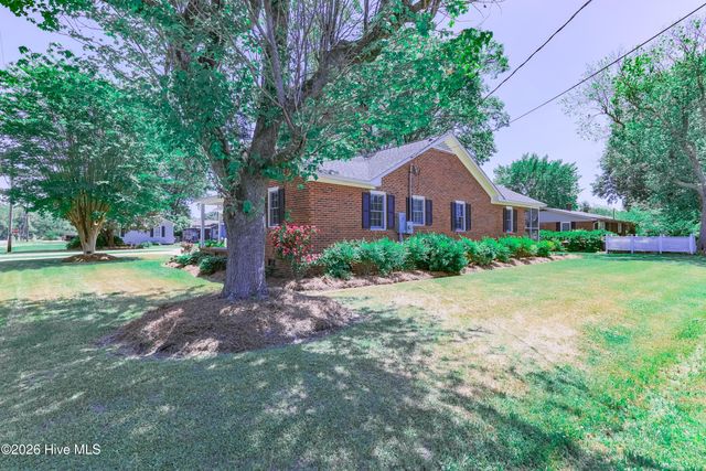 113 W Church Street, Beulaville, NC 28518