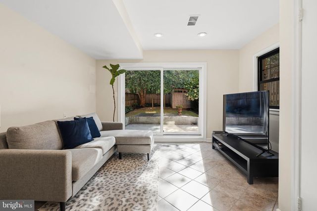 5030 SHERIER PL NW, Washington, DC 20016