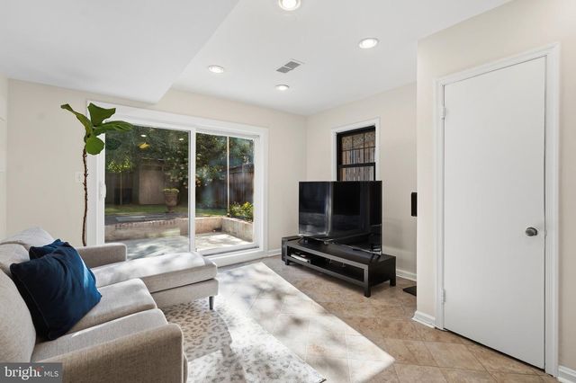 5030 SHERIER PL NW, Washington, DC 20016