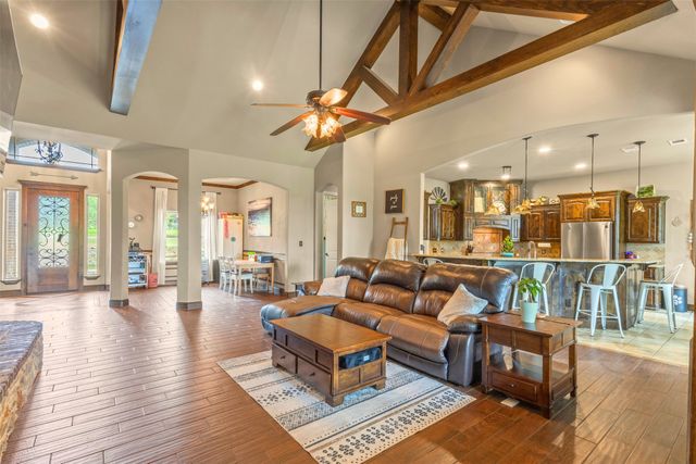 108 Oak Creek Drive, Springtown, TX 76082