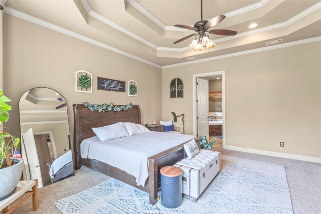 108 Oak Creek Drive, Springtown, TX 76082
