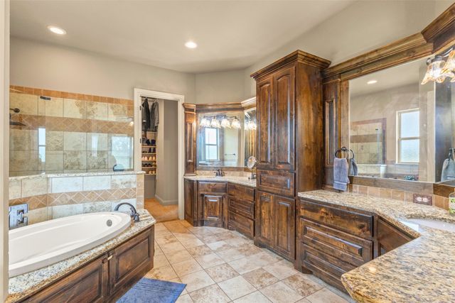 108 Oak Creek Drive, Springtown, TX 76082