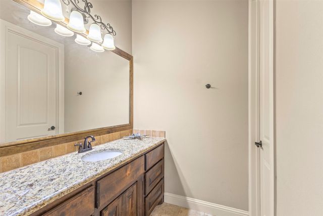 108 Oak Creek Drive, Springtown, TX 76082
