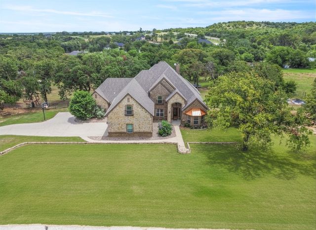 108 Oak Creek Drive, Springtown, TX 76082
