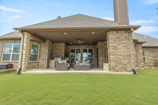 108 Oak Creek Drive, Springtown, TX 76082