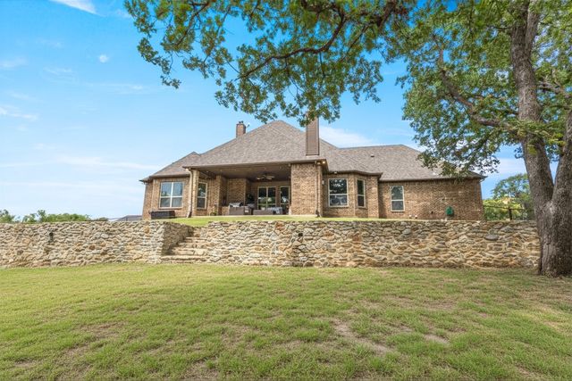 108 Oak Creek Drive, Springtown, TX 76082