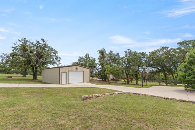 108 Oak Creek Drive, Springtown, TX 76082