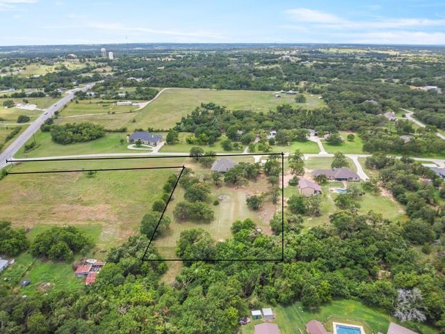 108 Oak Creek Drive, Springtown, TX 76082