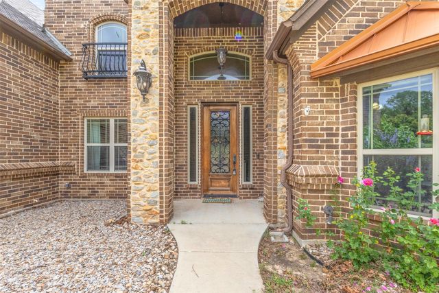 108 Oak Creek Drive, Springtown, TX 76082