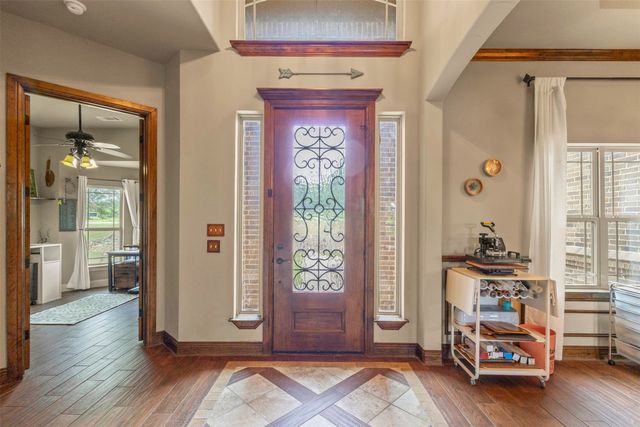 108 Oak Creek Drive, Springtown, TX 76082