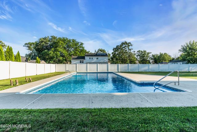 135 Coachman Drive N, Freehold, NJ 07728