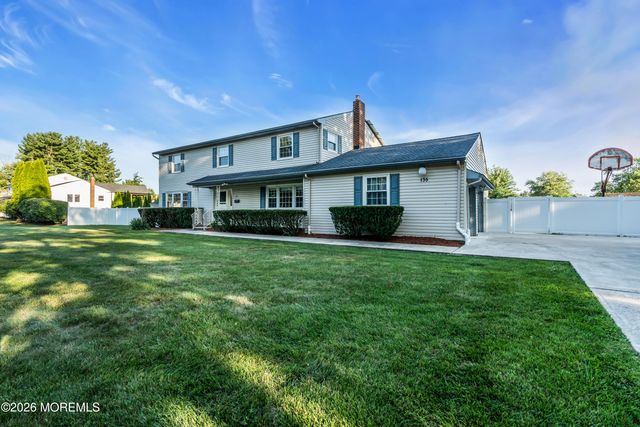 135 Coachman Drive N, Freehold, NJ 07728