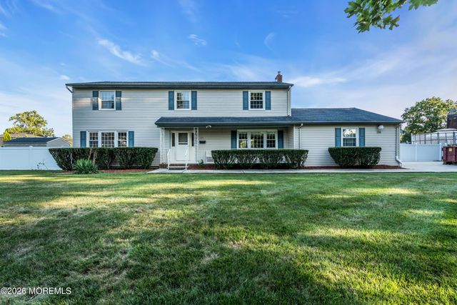 135 Coachman Drive N, Freehold, NJ 07728