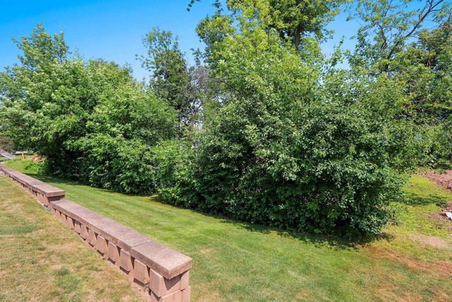 N9432 LOGAN LANE, Appleton, WI 54915