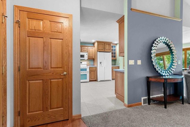 N9432 LOGAN LANE, Appleton, WI 54915