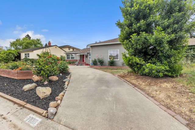 3208 Merrywood Dr, Sacramento, CA 95825