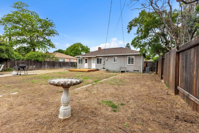 3208 Merrywood Dr, Sacramento, CA 95825
