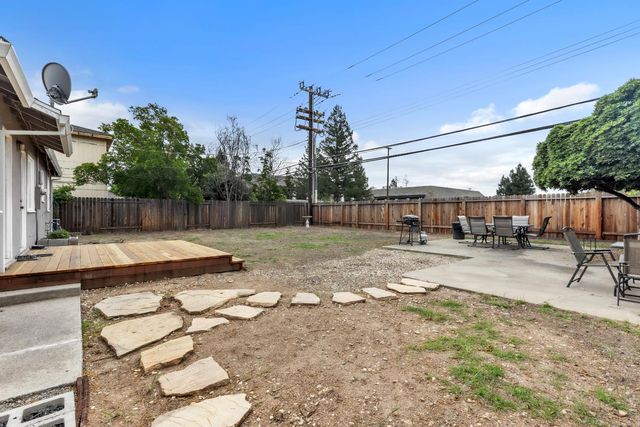 3208 Merrywood Dr, Sacramento, CA 95825