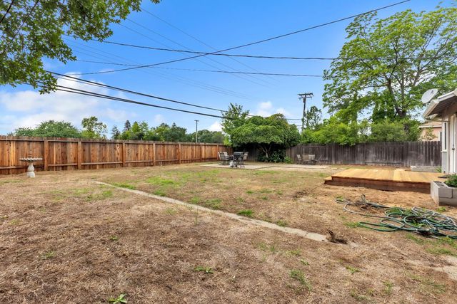 3208 Merrywood Dr, Sacramento, CA 95825