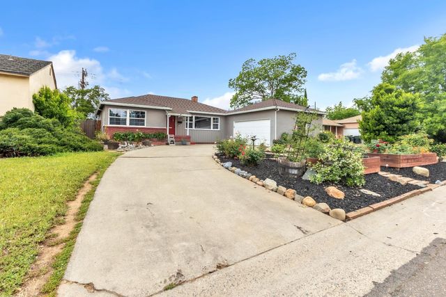 3208 Merrywood Dr, Sacramento, CA 95825