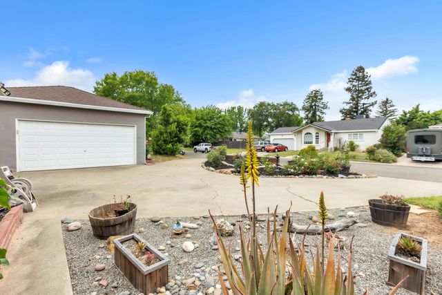3208 Merrywood Dr, Sacramento, CA 95825