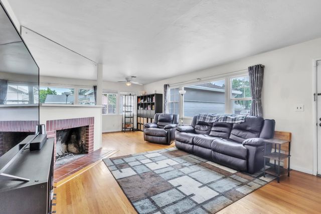 3208 Merrywood Dr, Sacramento, CA 95825