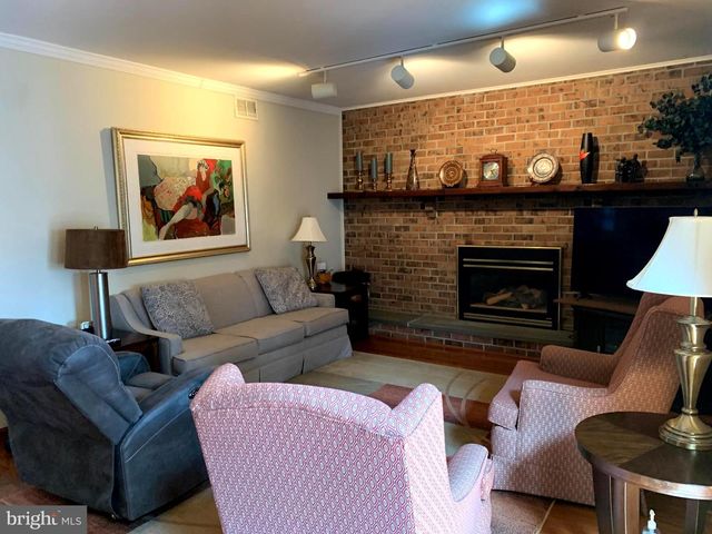 1465 CANDLEBROOK DR, Dresher, PA 19025