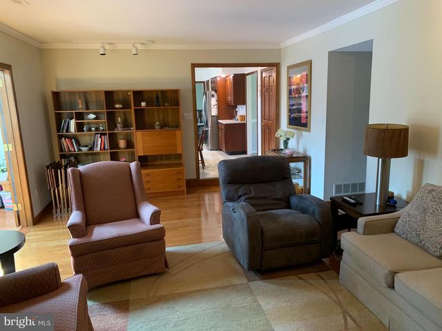 1465 CANDLEBROOK DR, Dresher, PA 19025