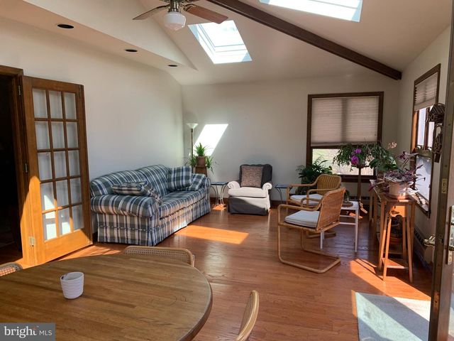 1465 CANDLEBROOK DR, Dresher, PA 19025