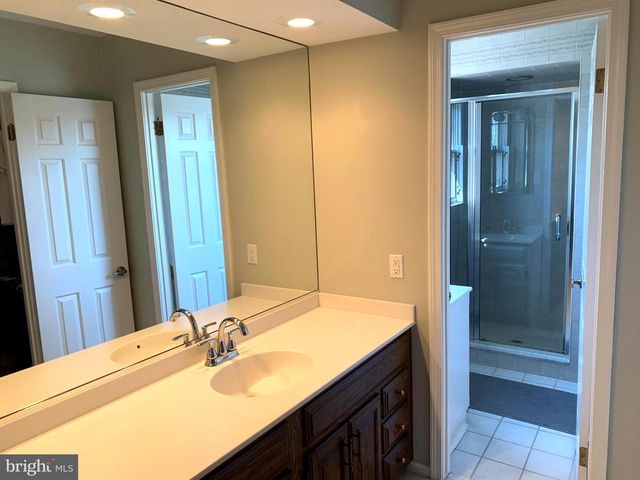 1465 CANDLEBROOK DR, Dresher, PA 19025